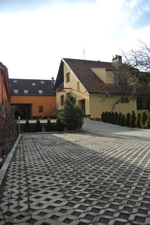 Penzion U Reky Vojkovice  Екстер'єр фото